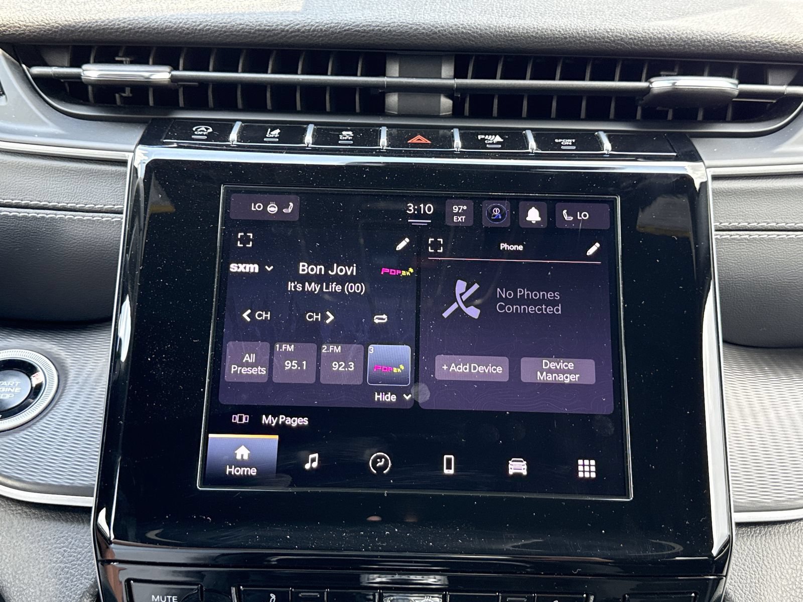 Used 2024 Jeep Grand Cherokee Laredo X w/ Luxury Tech Group I AWD/4WD image 22