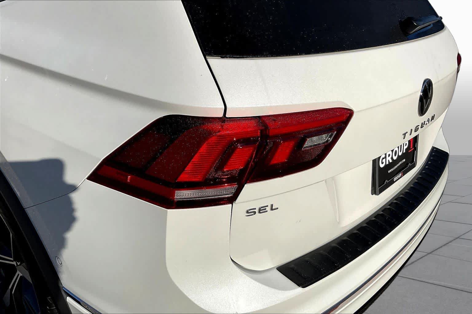 Used 2022 Volkswagen Tiguan SEL R-Line AWD/4WD image 29