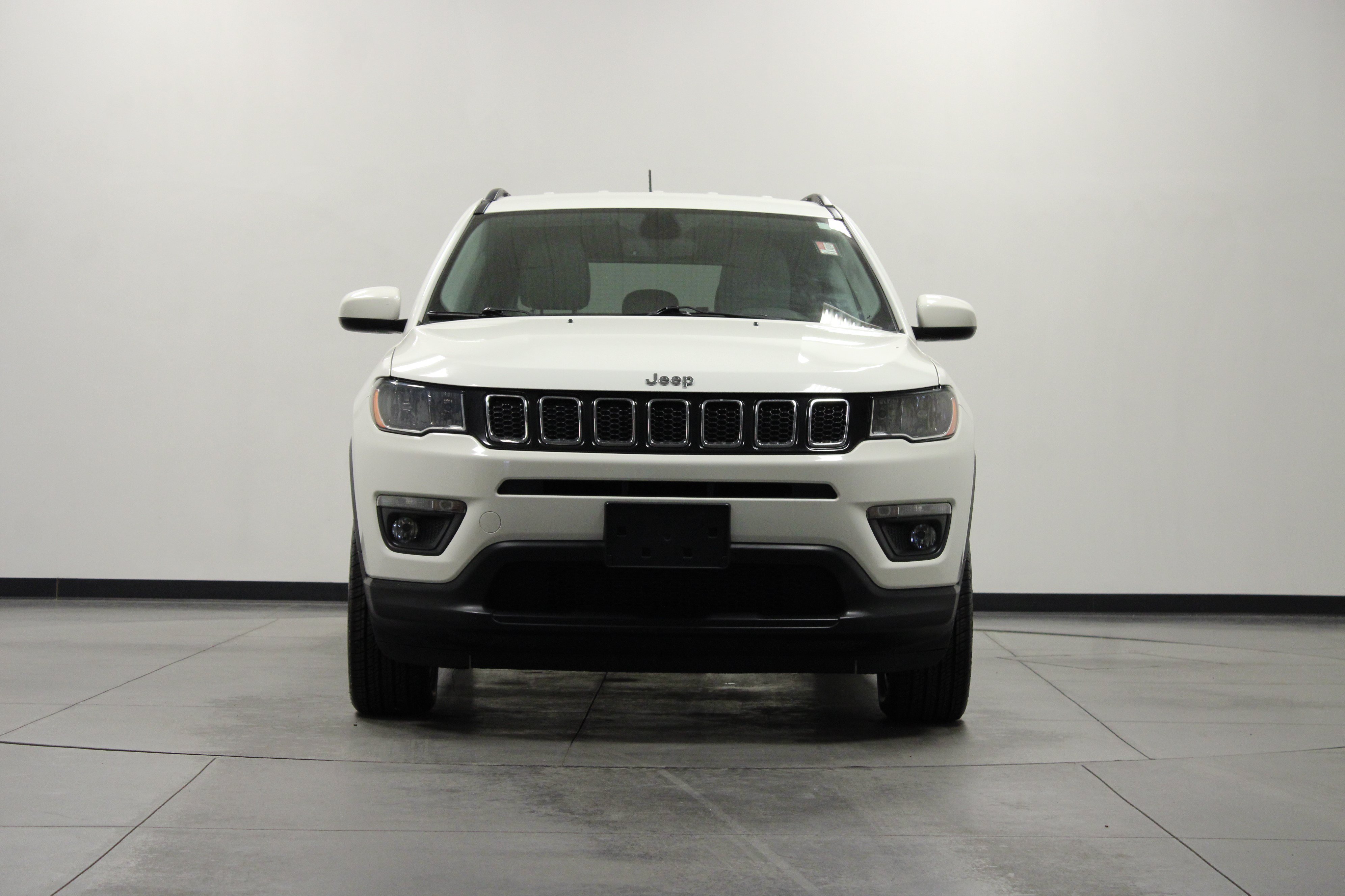 Used 2019 Jeep Compass Latitude w/ Popular Equipment Group AWD/4WD image 9
