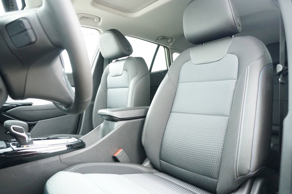 New 2026 Chevrolet Trax LT w/ Sunroof Package image 18