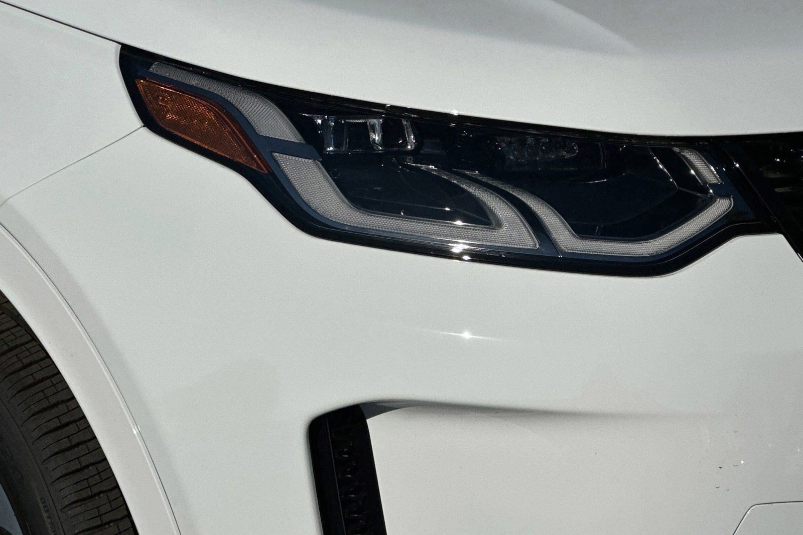 New 2025 Land Rover Discovery Sport S AWD/4WD image 8