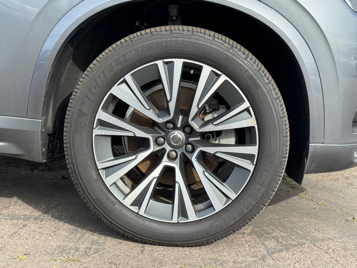 Used 2020 Volvo XC90 T5 Momentum w/ Protection Package Premier FWD image 6