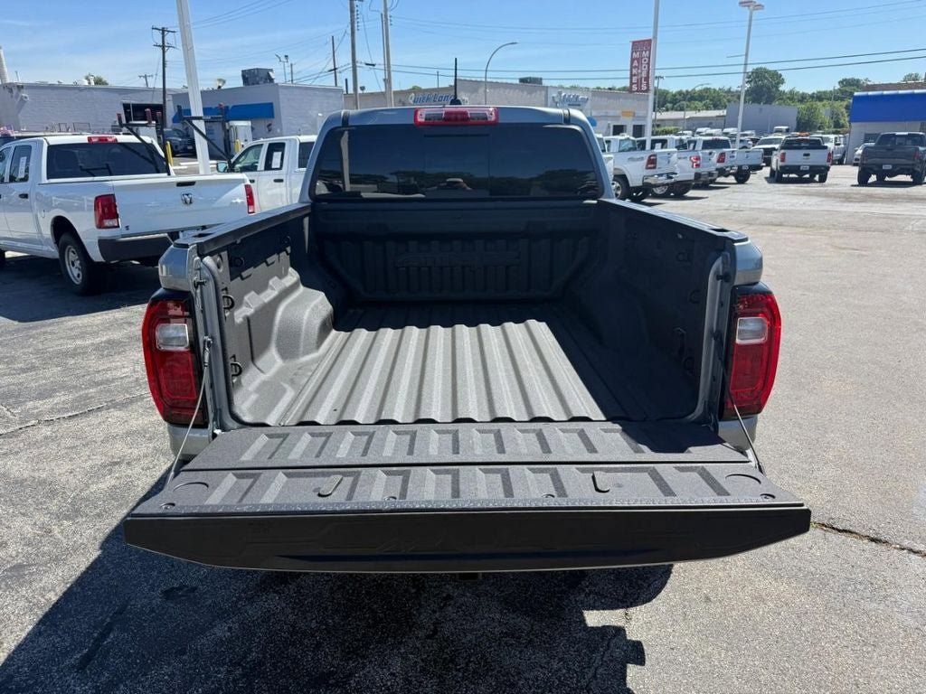 Used 2024 GMC Canyon AT4X AWD/4WD image 7