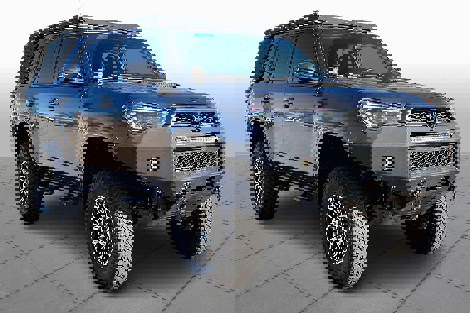 Used 2018 Toyota 4Runner TRD Off-Road image 2