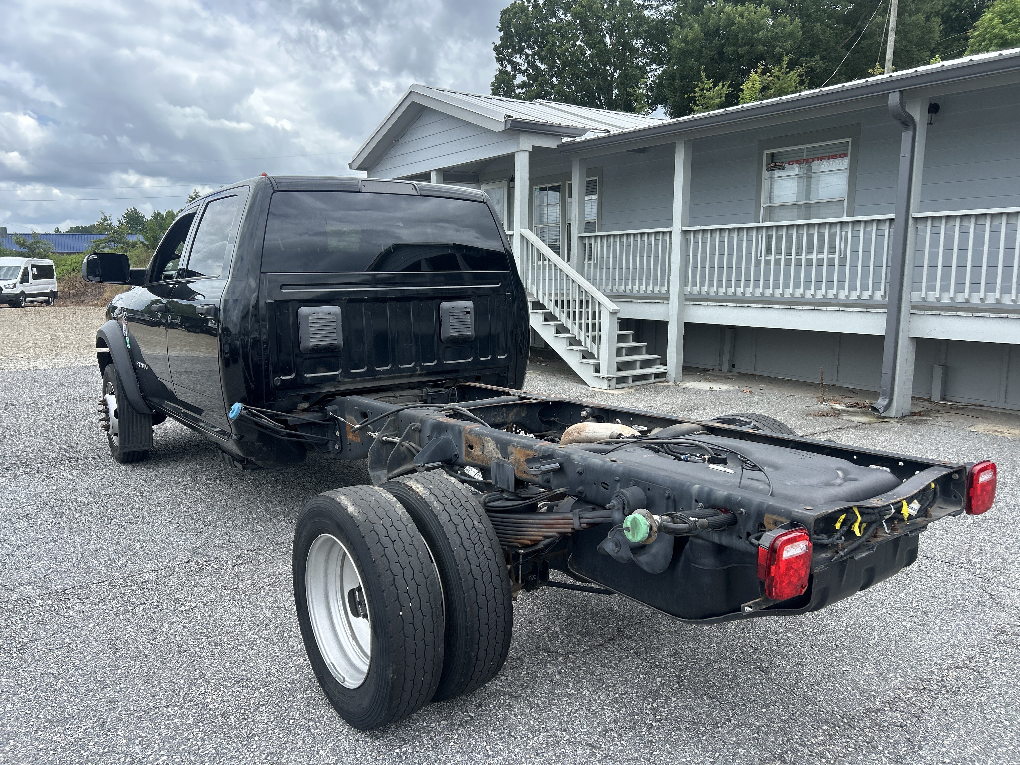 Used 2022 RAM 4500 Tradesman RWD image 4