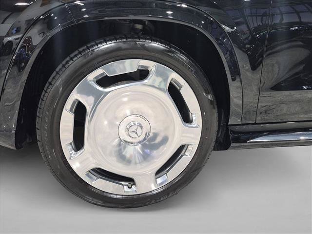 Used 2024 Mercedes-Benz Maybach GLS 600 4MATIC image 27
