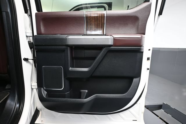 Used 2017 Ford F150 Platinum w/ Equipment Group 701A Luxury AWD/4WD image 36