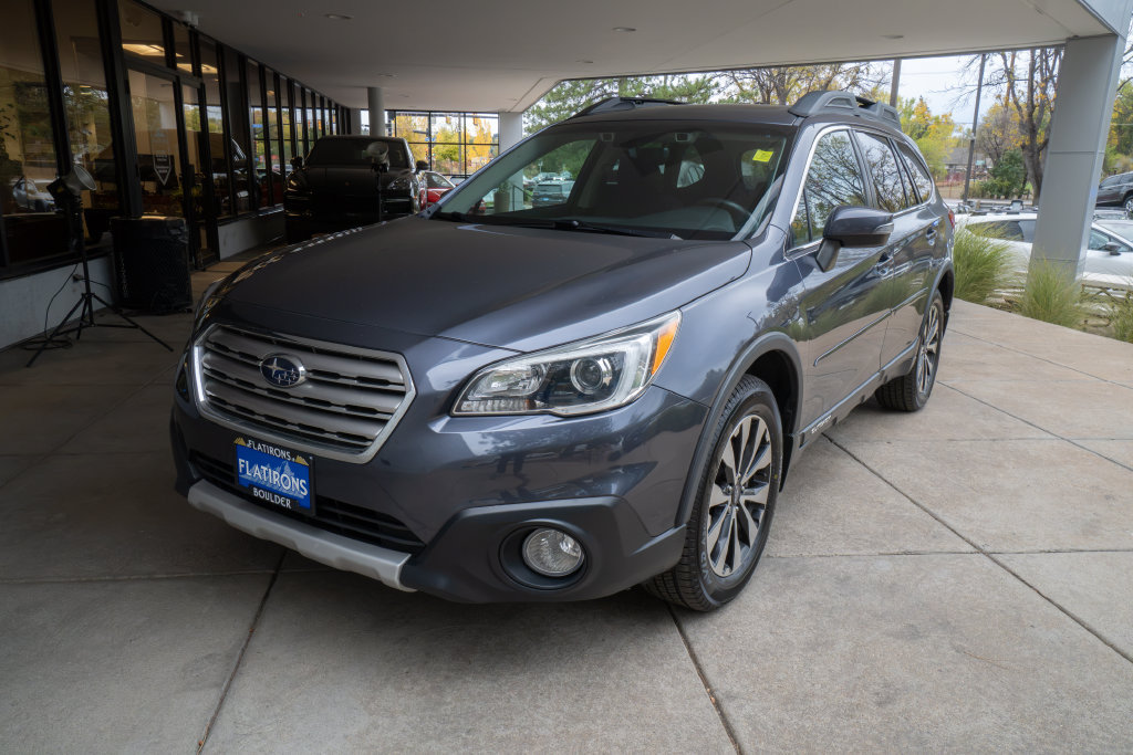 Used 2017 Subaru Outback 3.6R Limited AWD/4WD image 3