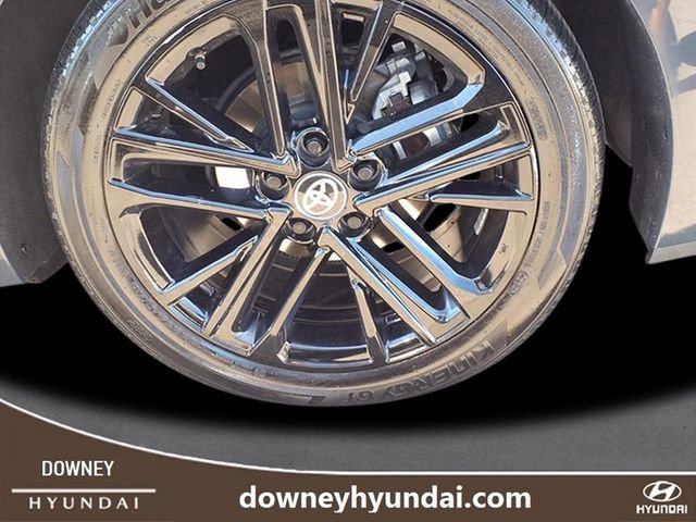 Used 2025 Toyota Camry SE image 6