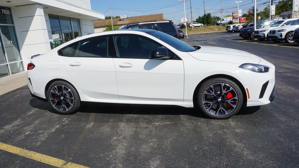 Used 2026 BMW M235i xDrive w/ Technology Package image 3