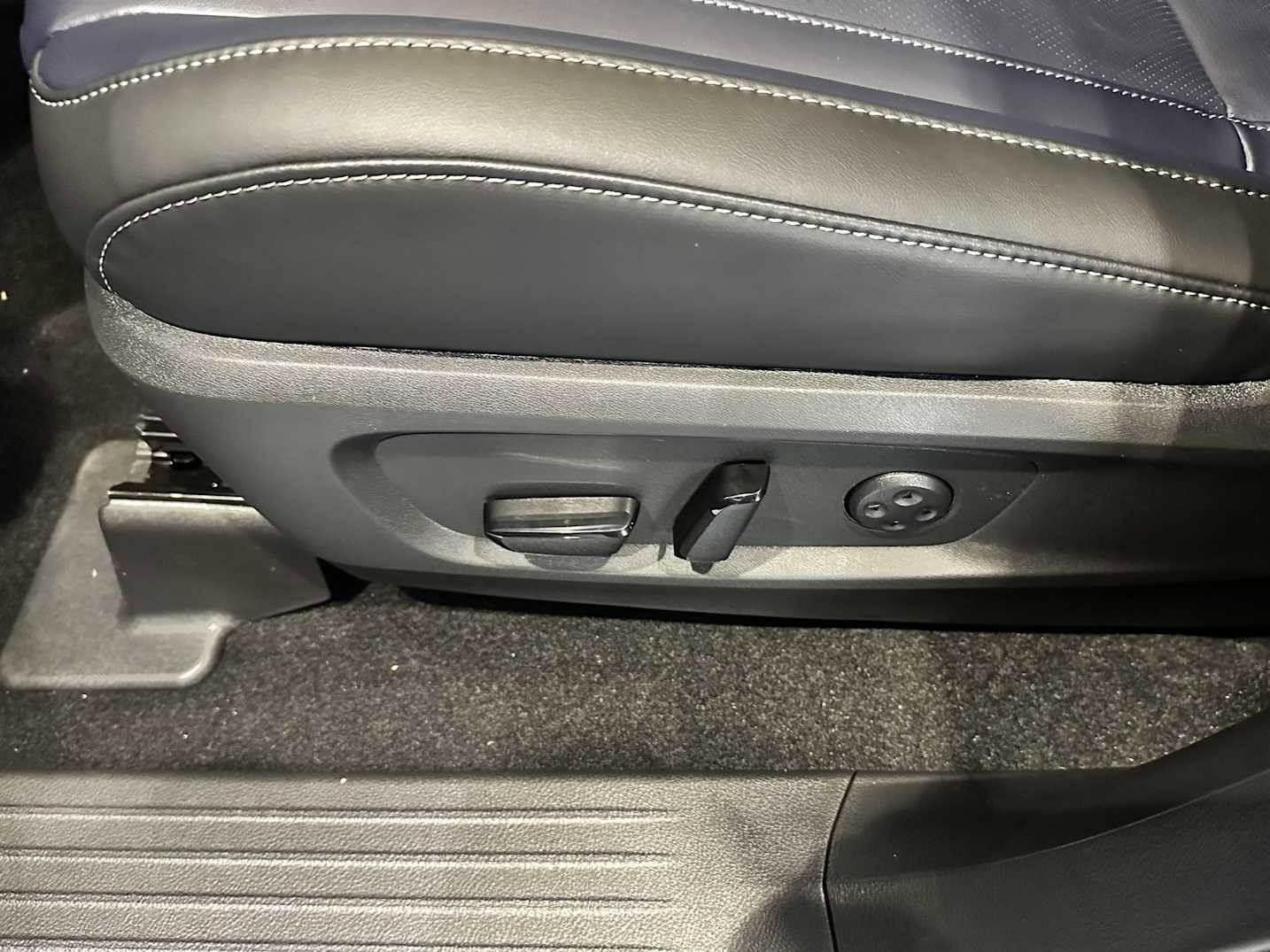 New 2026 INFINITI QX60 Sport w/ Dark Cargo Package image 14