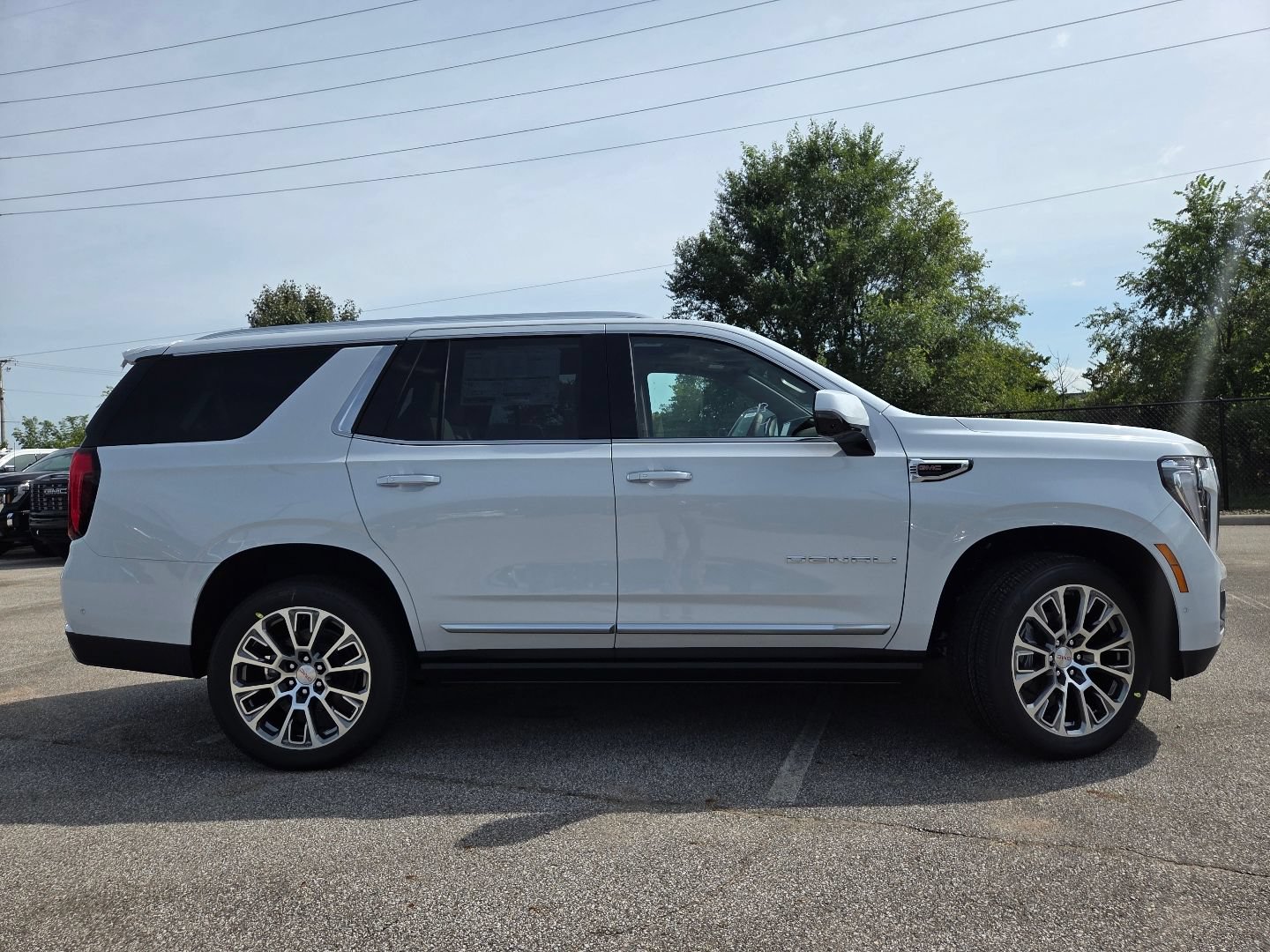 New 2026 GMC Yukon Denali w/ Sun & Power Step Package AWD/4WD image 21