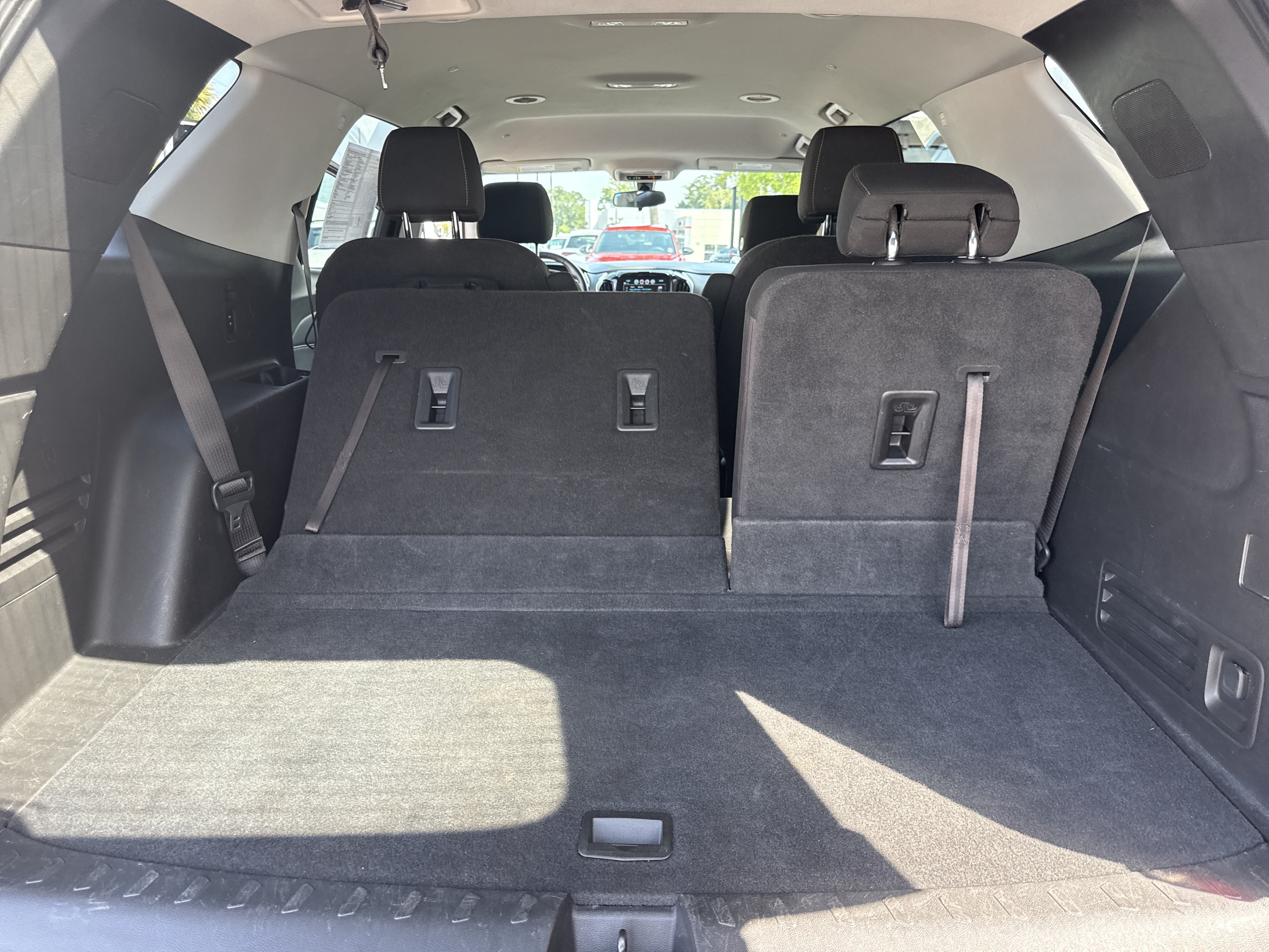 Used 2019 Chevrolet Traverse LT FWD image 13