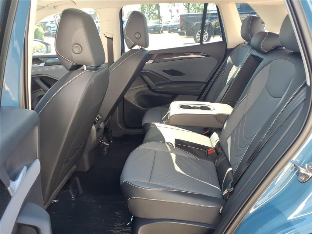 New 2025 Volkswagen Tiguan SE image 19