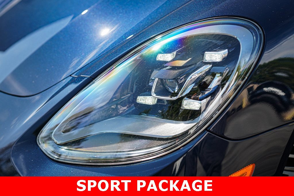 Used 2022 Porsche Panamera 4S w/ Premium Package image 3