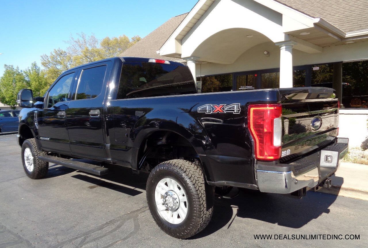 Used 2018 Ford F350 XLT w/ XLT Value Package AWD/4WD image 4