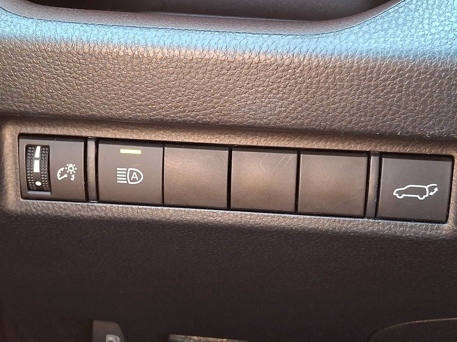 Used 2019 Toyota RAV4 Limited w/ Carpet Mat Package AWD/4WD image 23