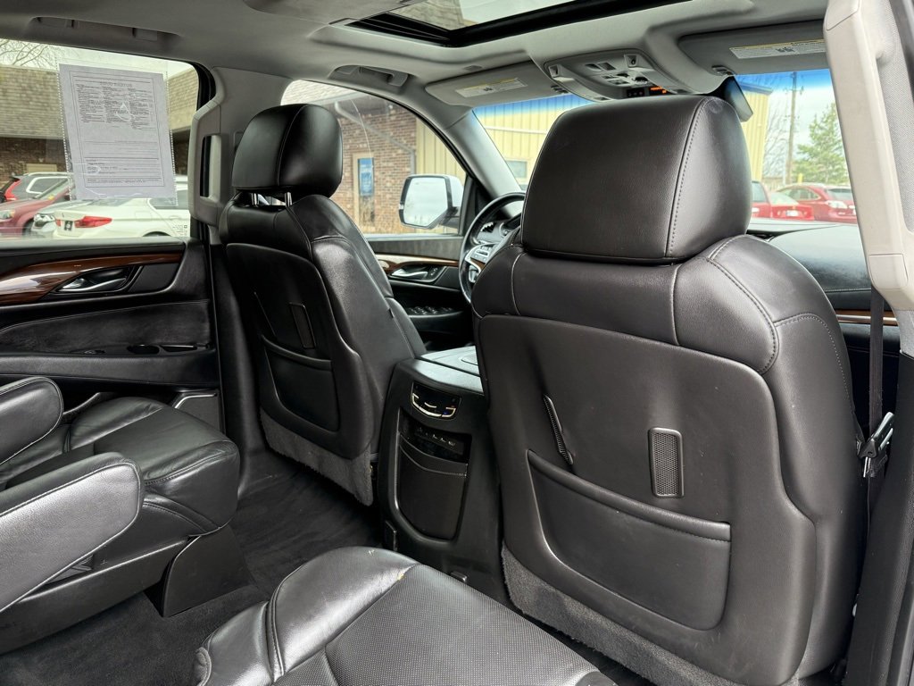 Used 2017 Cadillac Escalade Luxury image 21