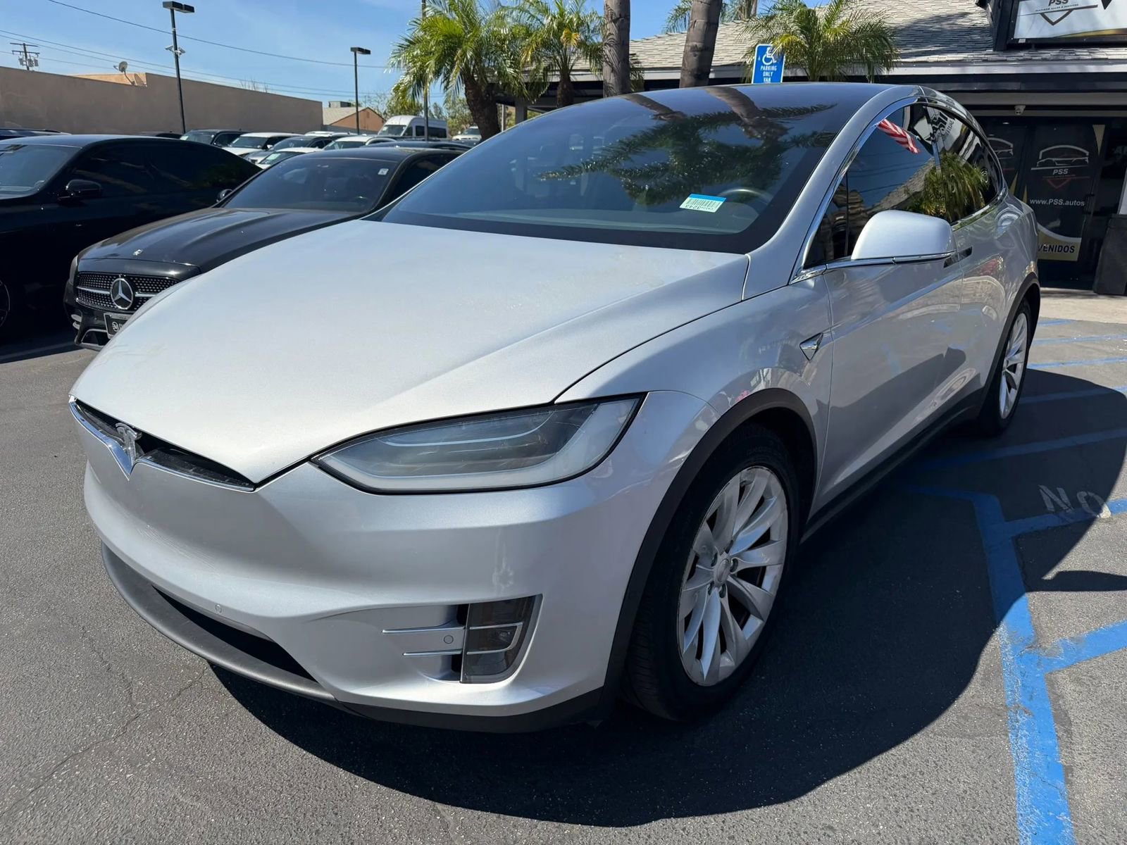 Used 2017 Tesla Model X 75D AWD/4WD image 3