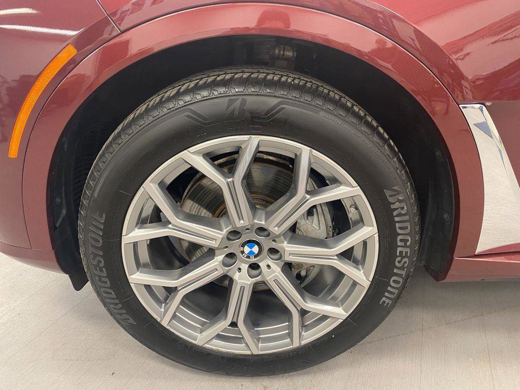 Used 2024 BMW X7 xDrive40i image 33