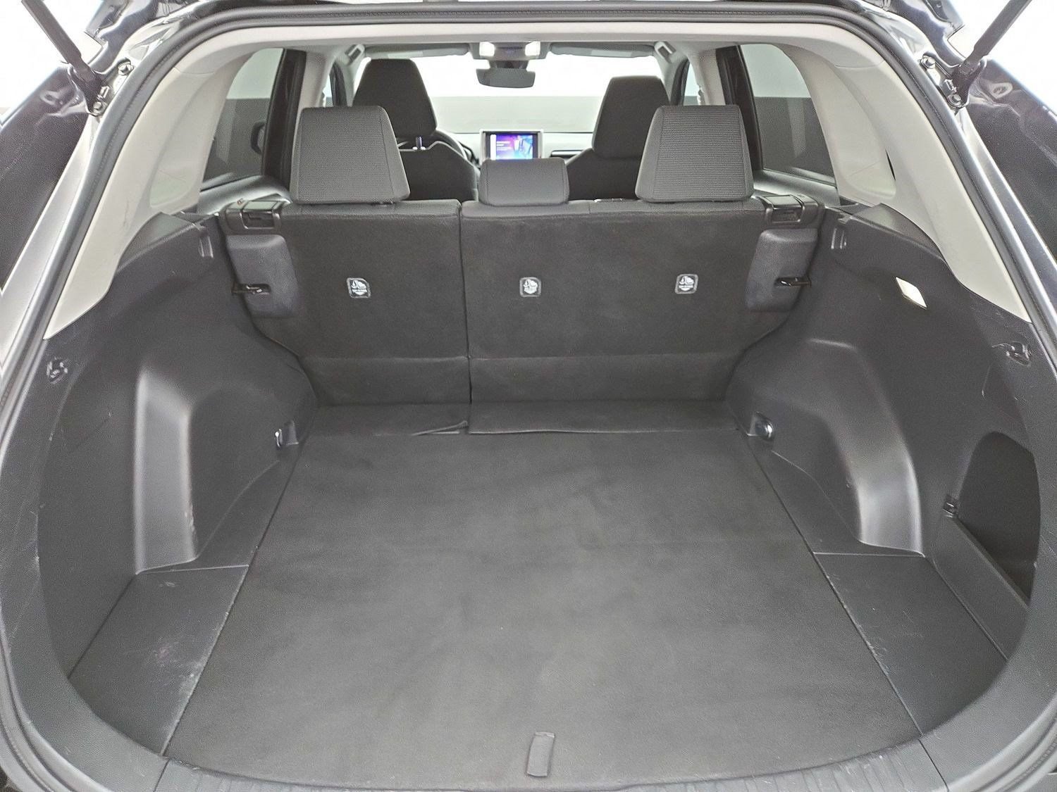 Certified 2025 Toyota RAV4 LE FWD image 29
