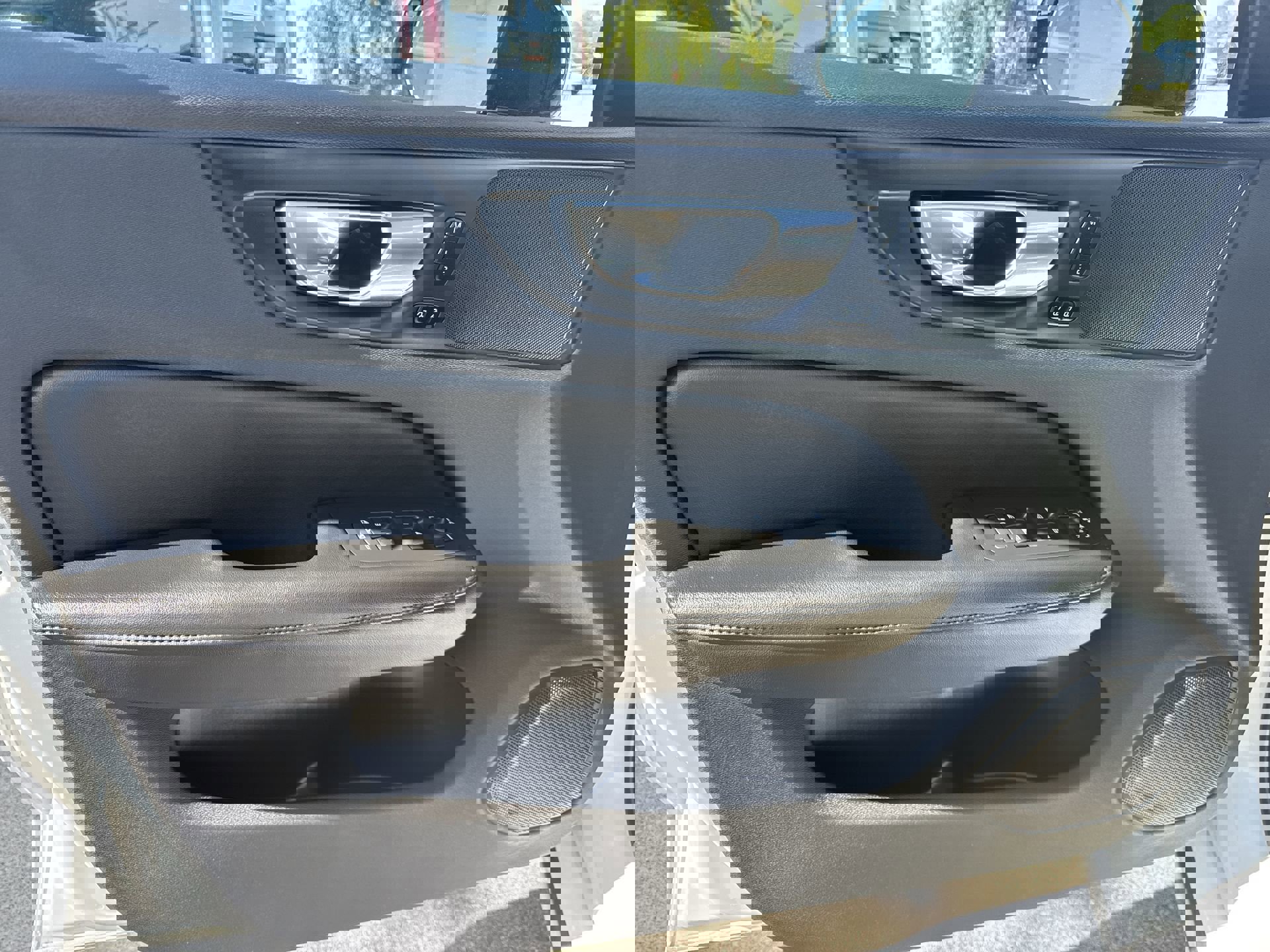 Used 2024 Volvo S60 T8 Plus w/ Climate Package image 22