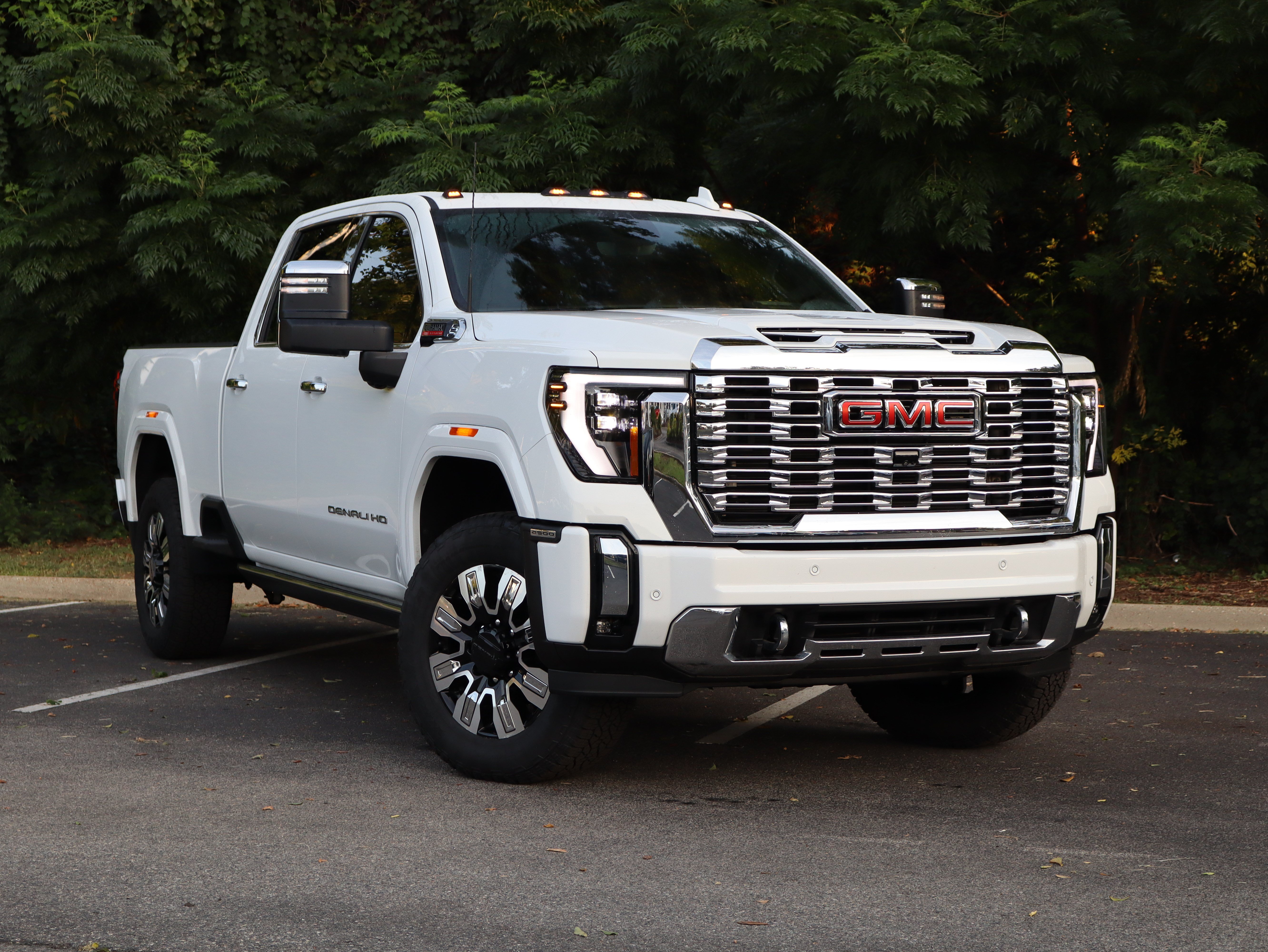 Used 2025 GMC Sierra 2500 Denali w/ Denali Reserve Package AWD/4WD image 2