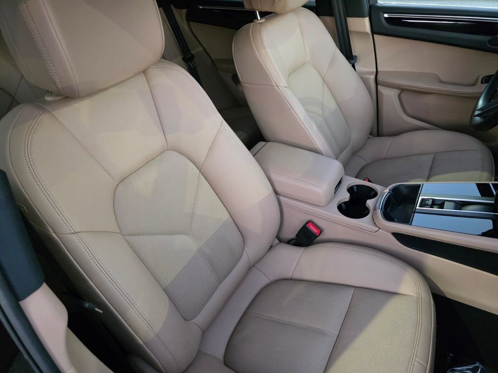 Used 2024 Porsche Macan S image 31