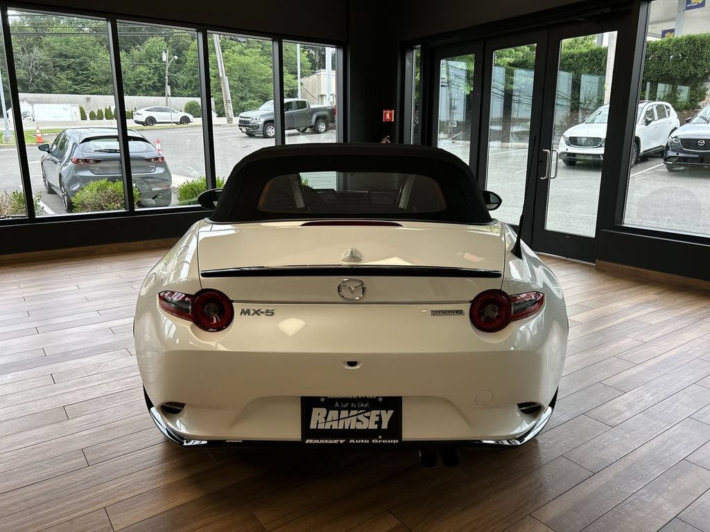 New 2026 MAZDA MX-5 Miata Club w/ Appearance Package RWD image 7