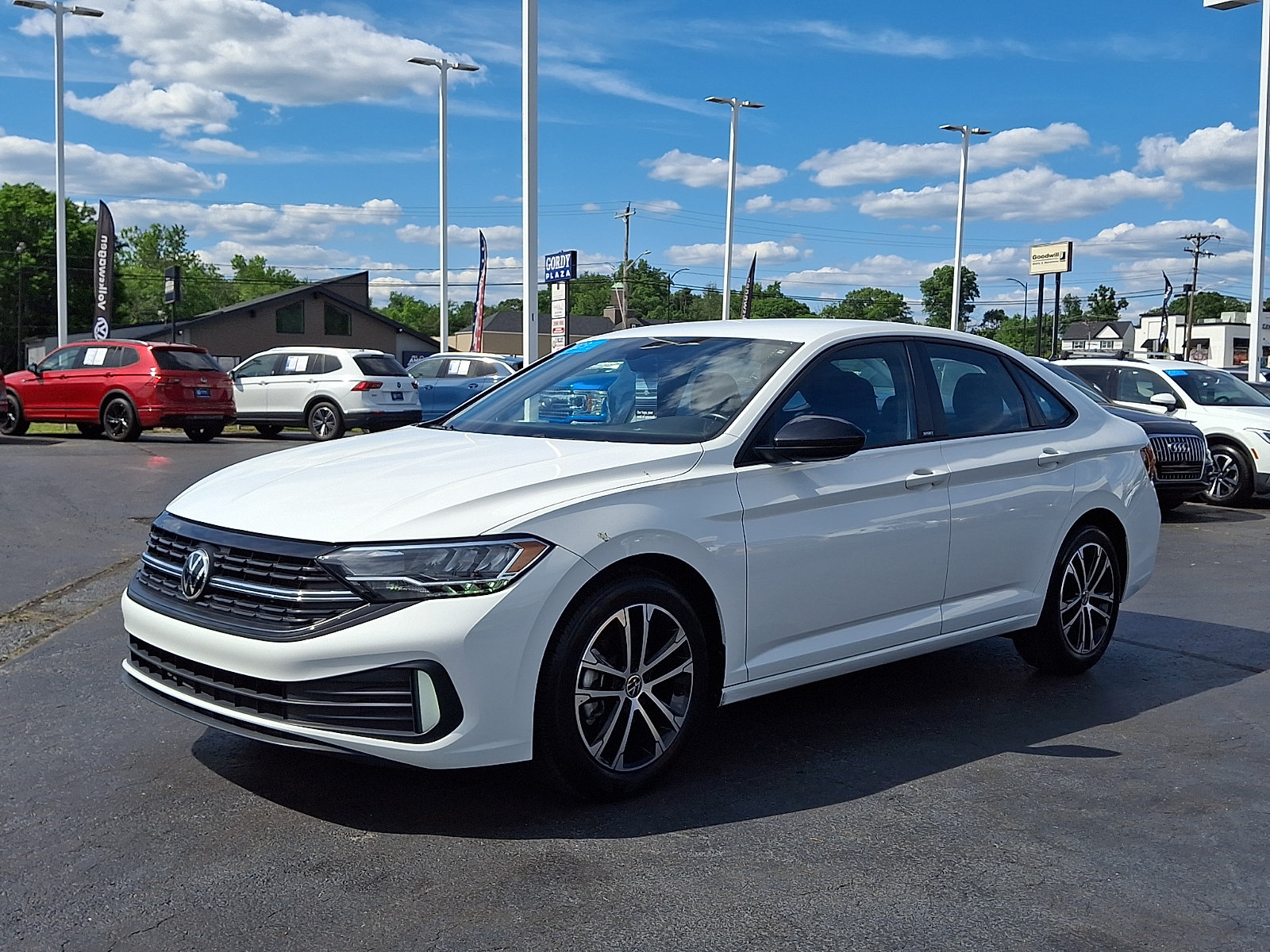 Certified 2023 Volkswagen Jetta Sport FWD image 3