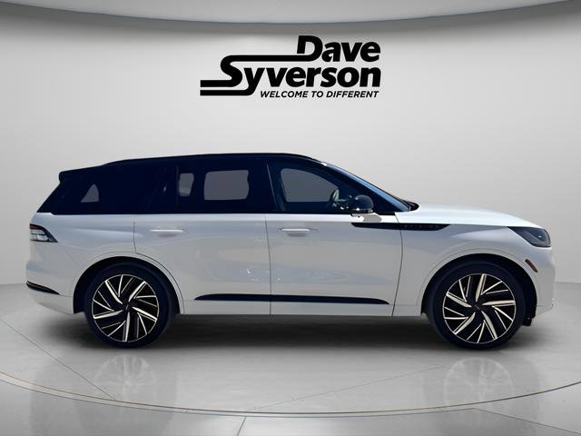Used 2025 Lincoln Aviator Black Label w/ Black Label Special Edition image 4