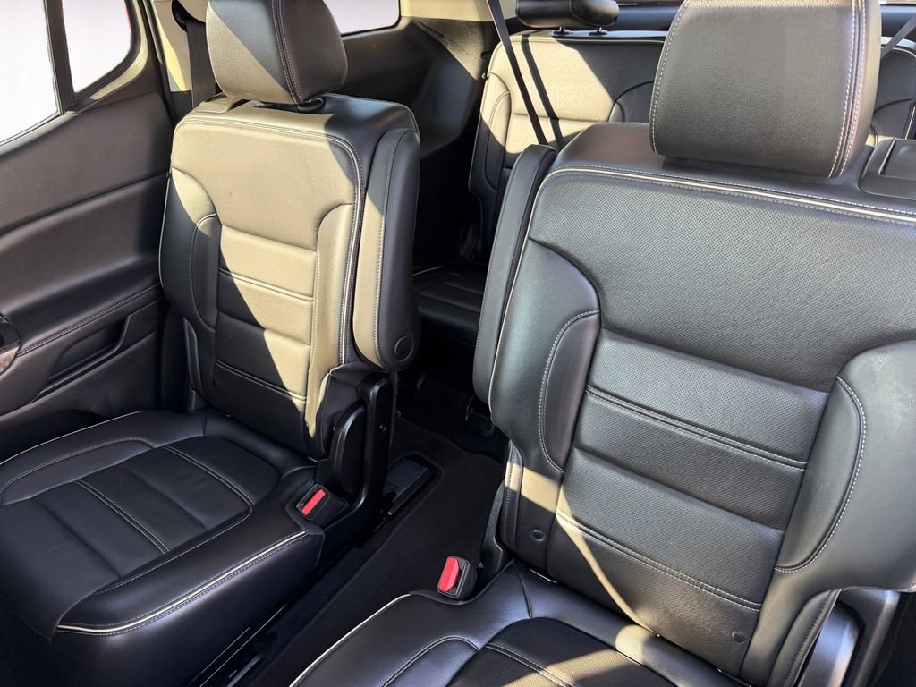 Used 2022 GMC Acadia Denali w/ Denali Technology Package image 13