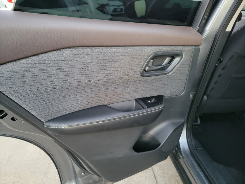 Used 2021 Nissan Rogue S image 19