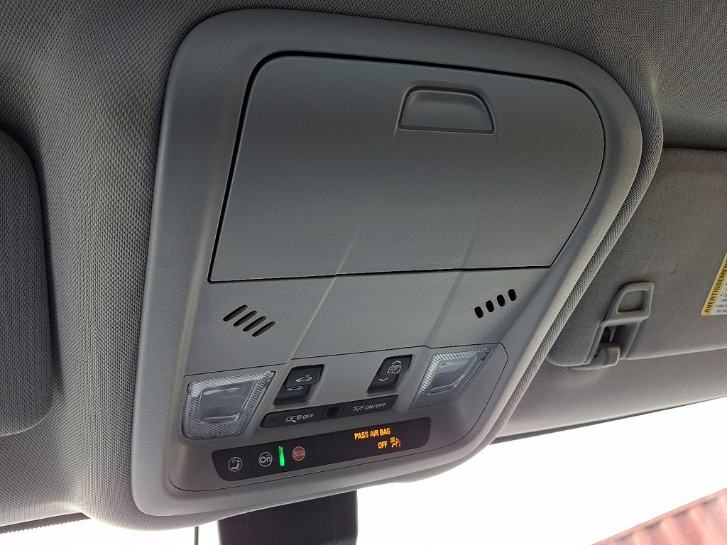 Used 2023 GMC Terrain SLE w/ Driver Convenience Package image 29