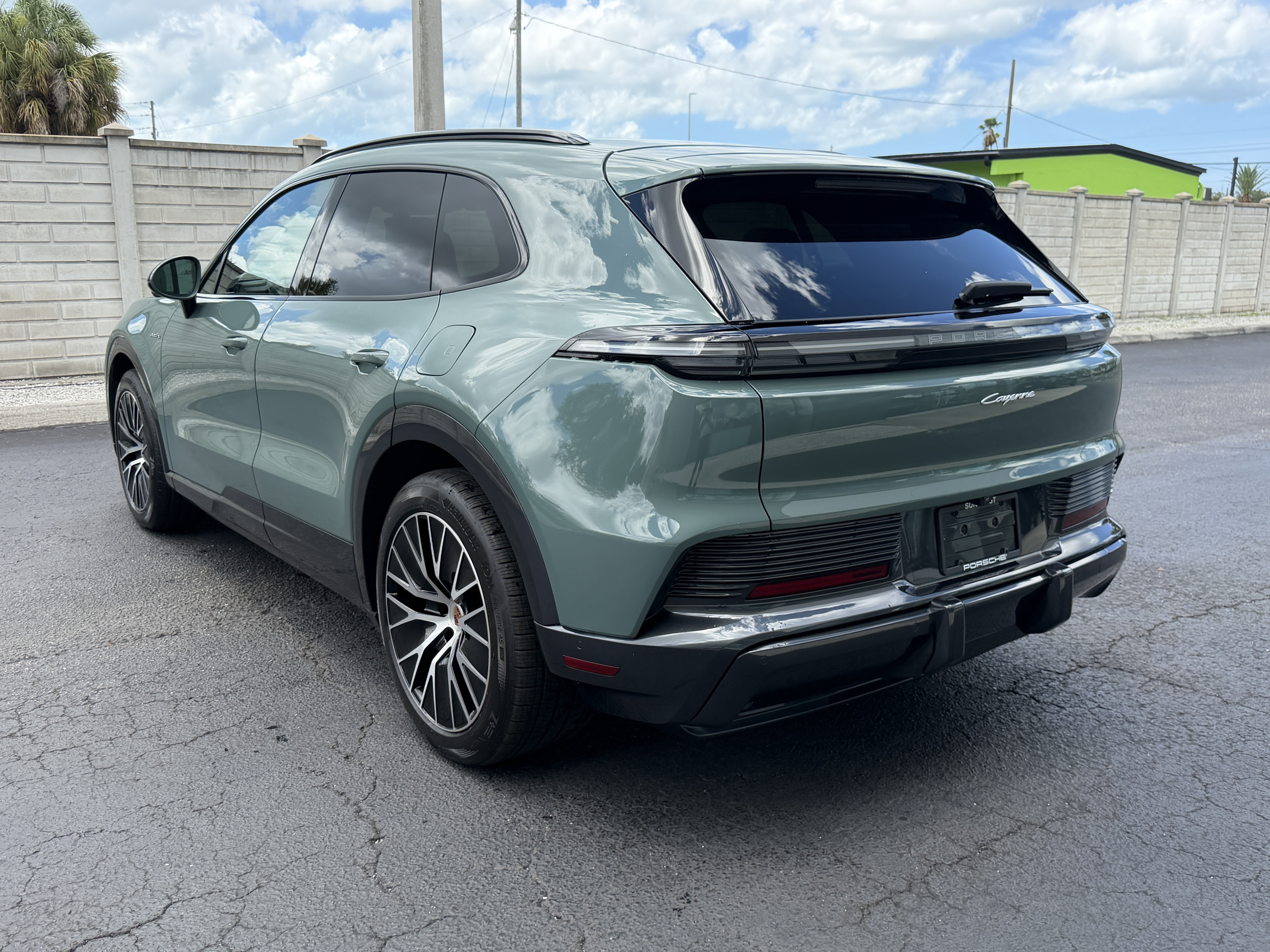 New 2026 Porsche Cayenne Electric AWD/4WD image 3