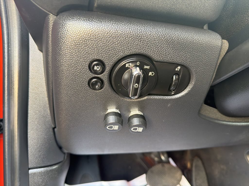 Used 2020 MINI Cooper S 2-Door Hardtop FWD image 19