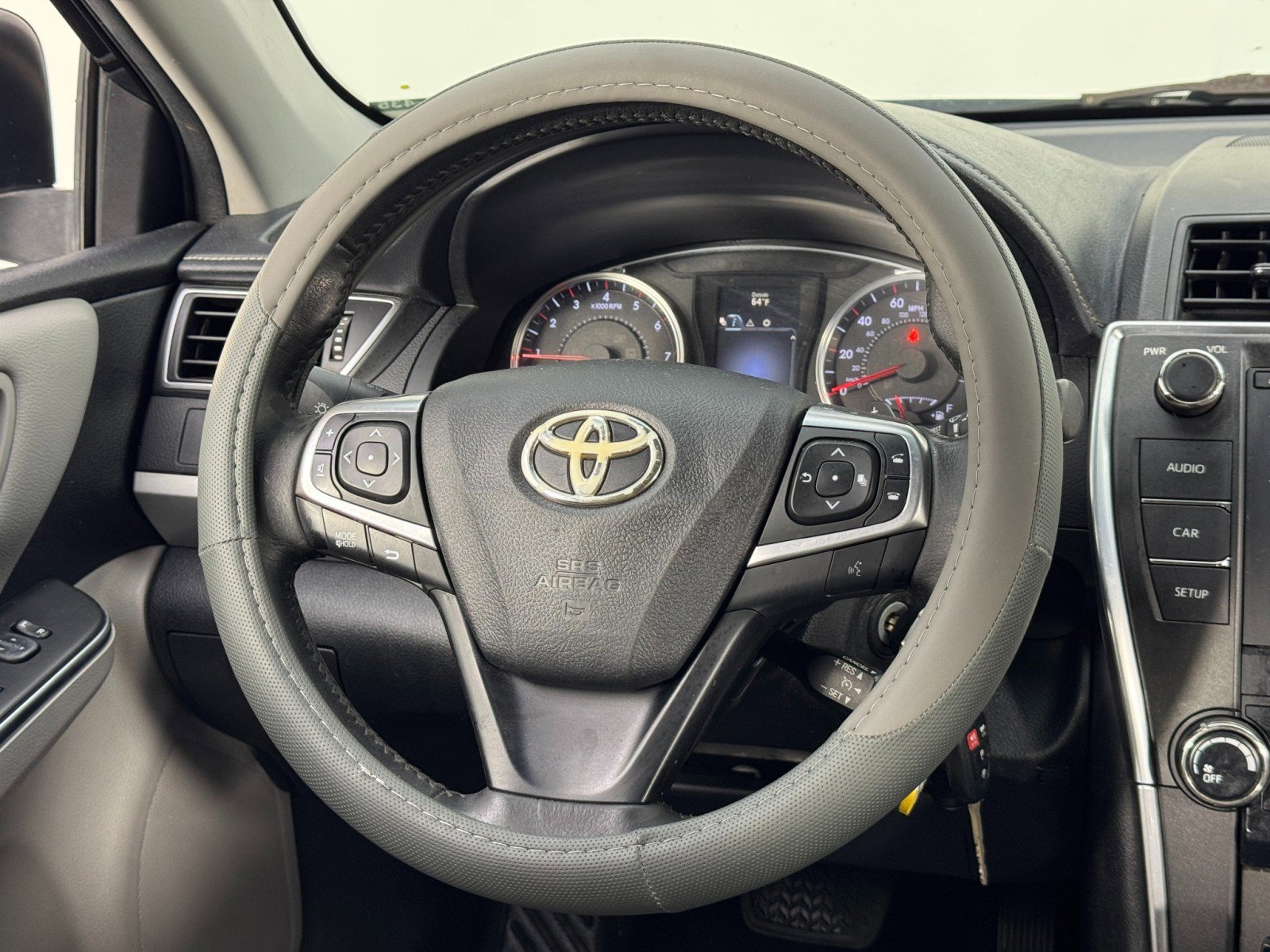 Used 2016 Toyota Camry SE image 17