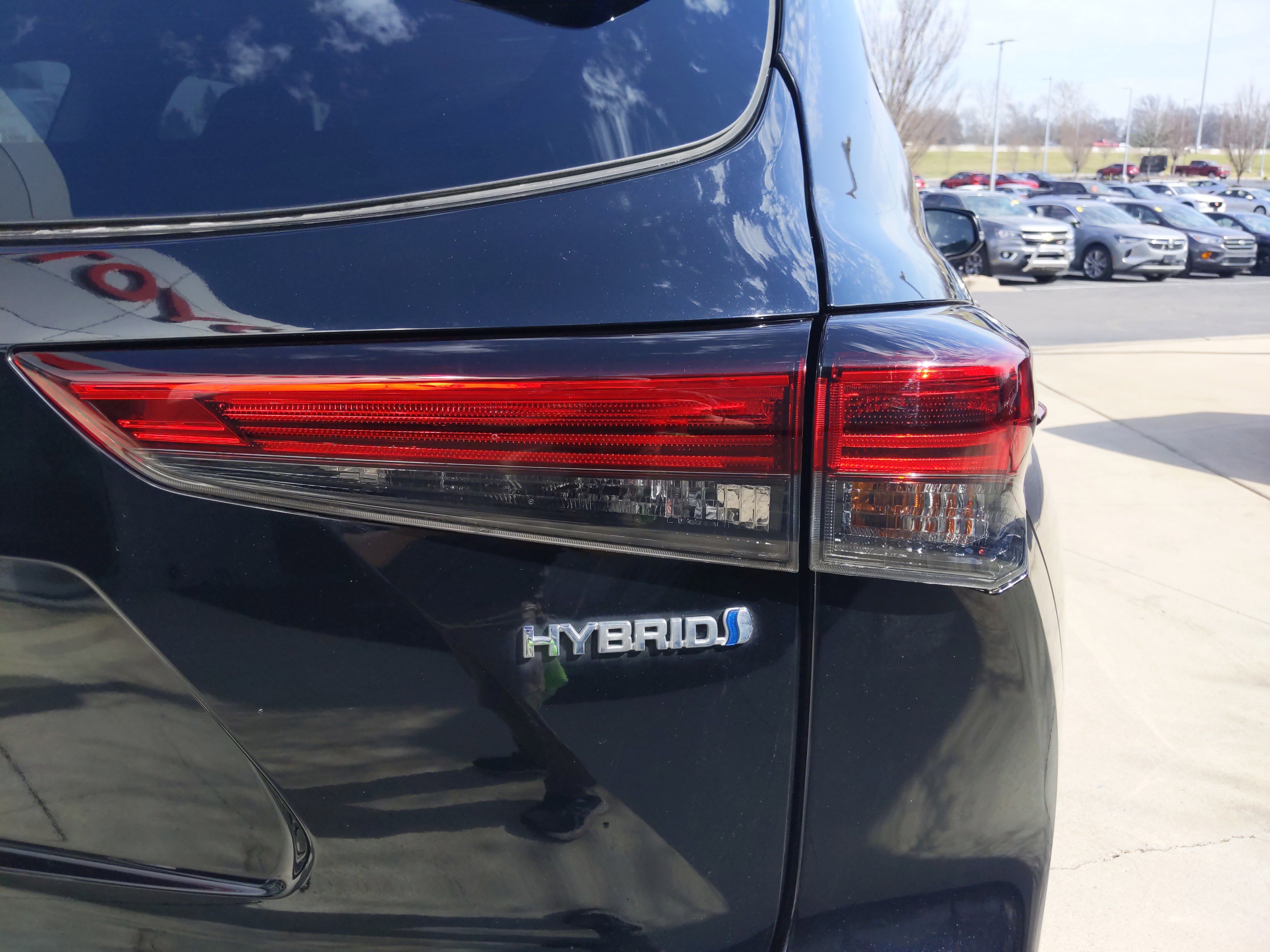 Used 2023 Toyota Highlander LE image 12