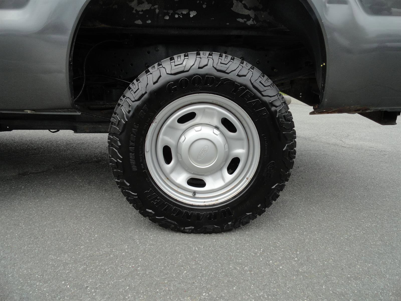 Used 2015 Ford F250 XL w/ Power Equipment Group AWD/4WD image 9
