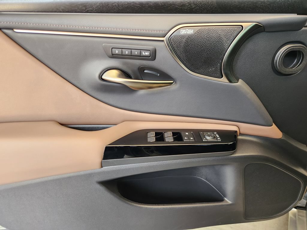 Certified 2023 Lexus ES 300h Ultra Luxury w/ Accessory Package (Z2) FWD image 22