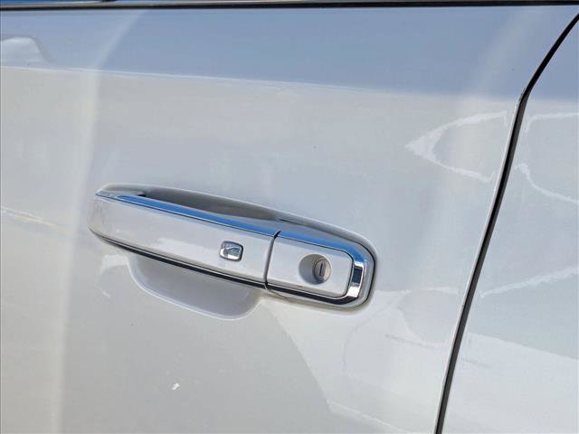 Used 2015 GMC Yukon Denali w/ Open Road Package image 13