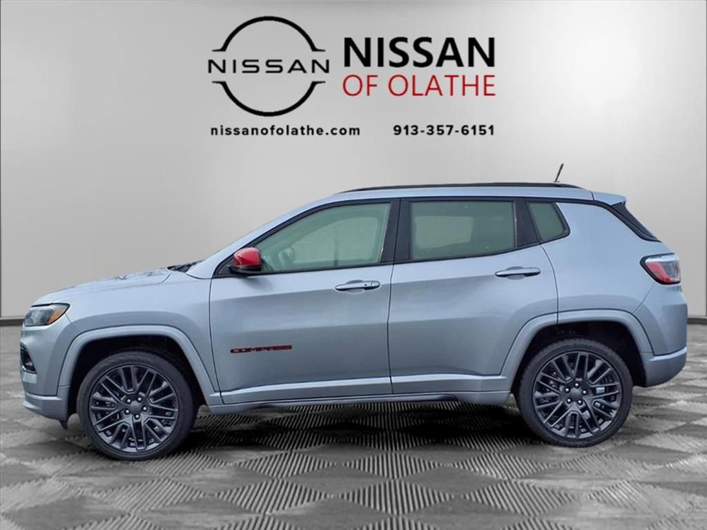 Used 2023 Jeep Compass Limited image 17