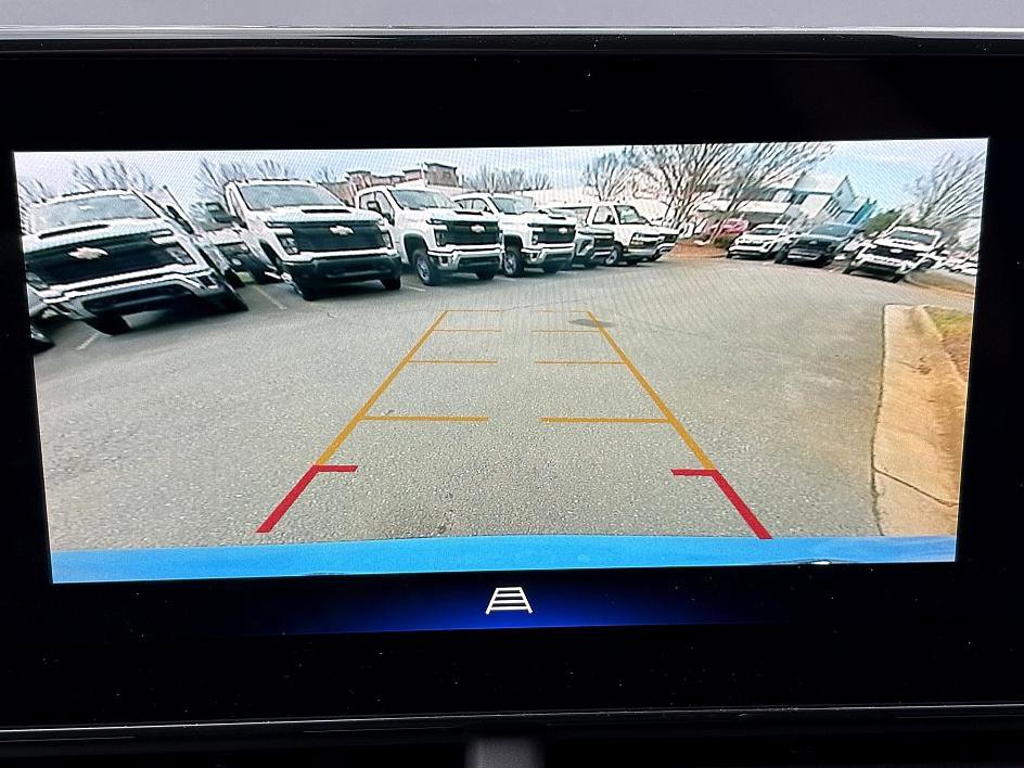 Used 2024 Chevrolet Trax RS w/ Sunroof Package image 23