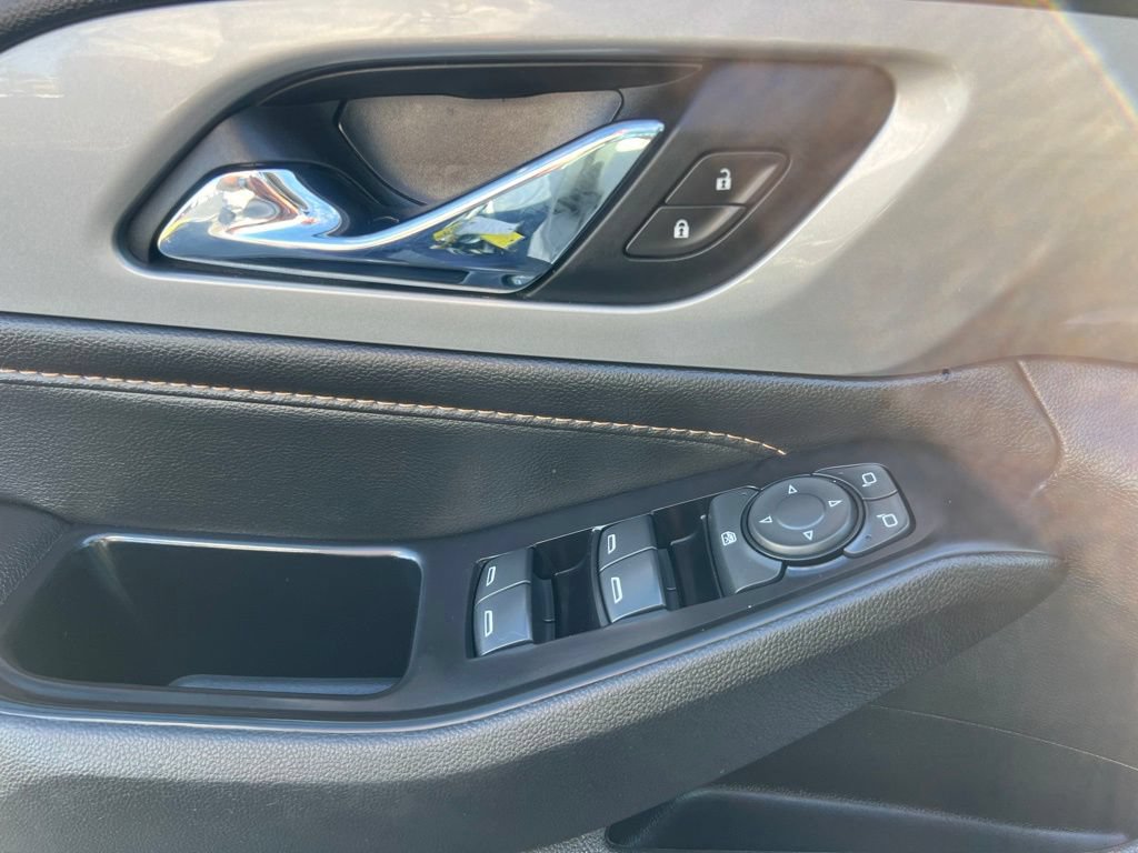 Used 2020 Chevrolet Traverse LS FWD image 33