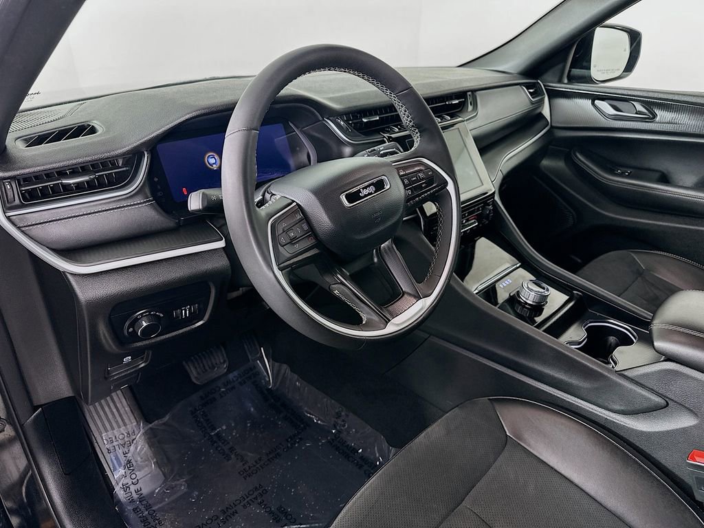 Certified 2024 Jeep Grand Cherokee Altitude image 17