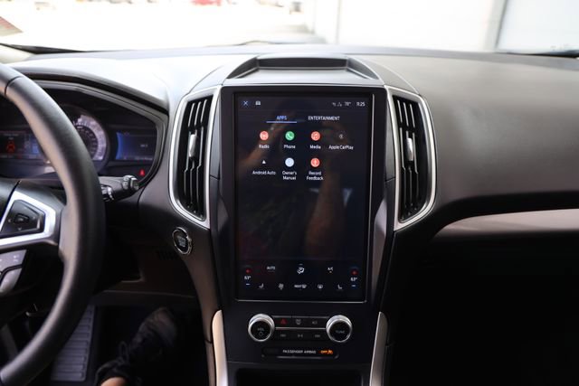 Used 2023 Ford Edge SEL w/ Convenience Package image 16