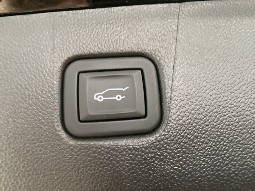 Certified 2025 Chevrolet Blazer RS w/ Enhanced Convenience Package AWD/4WD image 23