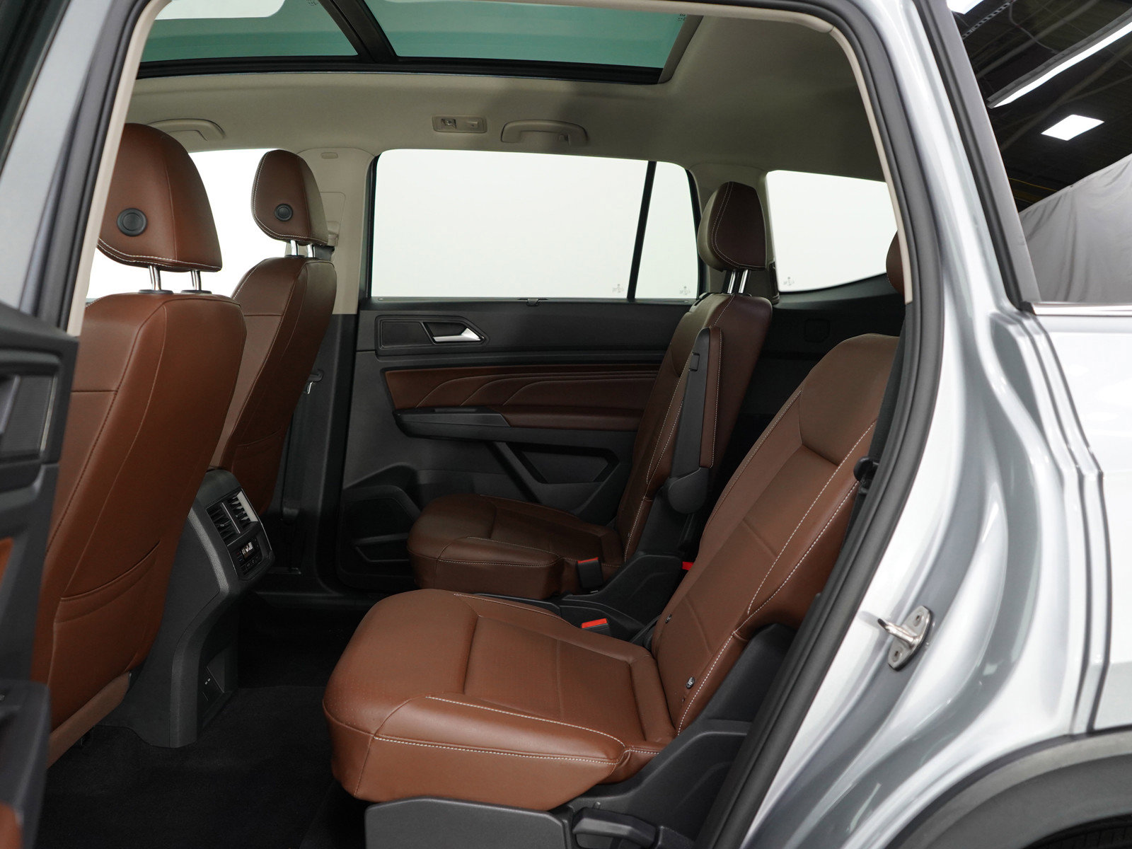 Used 2021 Volkswagen Atlas SEL image 19