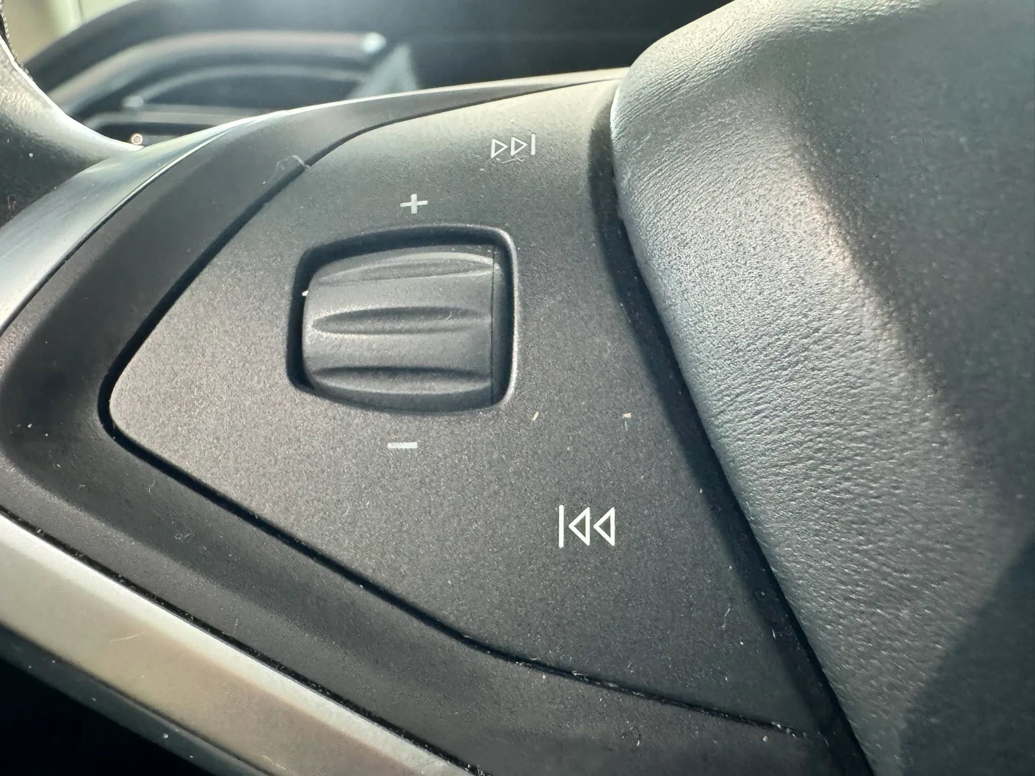 Used 2017 Tesla Model X 100D image 35