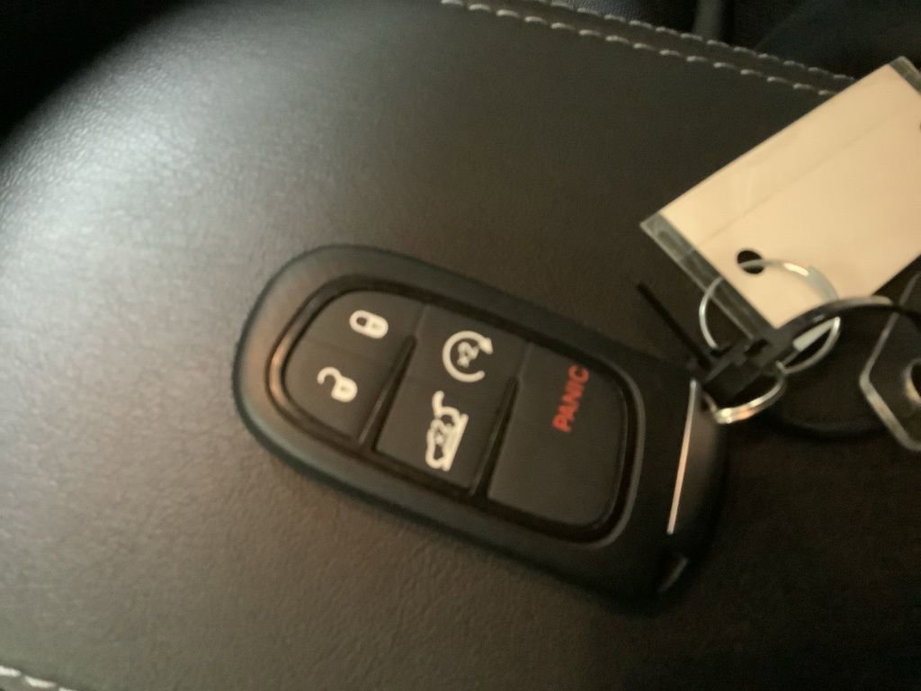 Used 2023 Jeep Cherokee Altitude Lux image 40